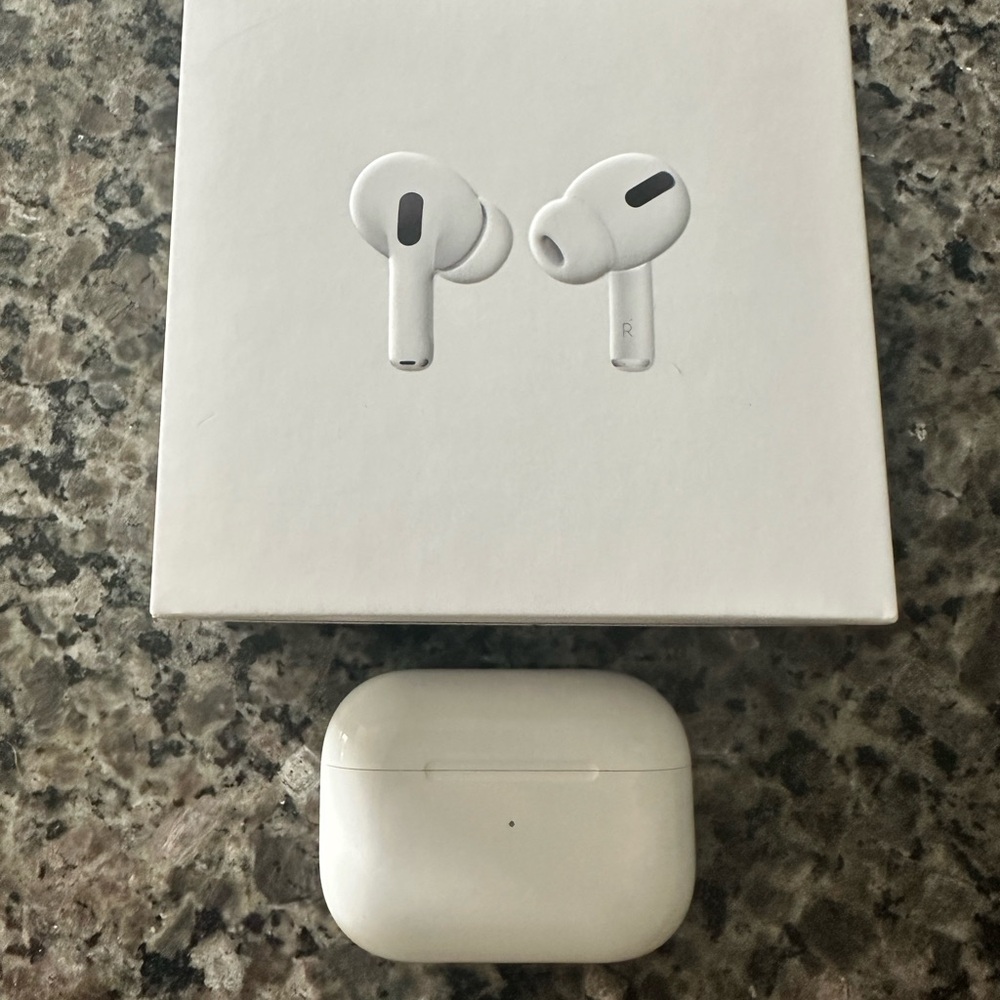 Apple White AirPods Pro Wireless Headset